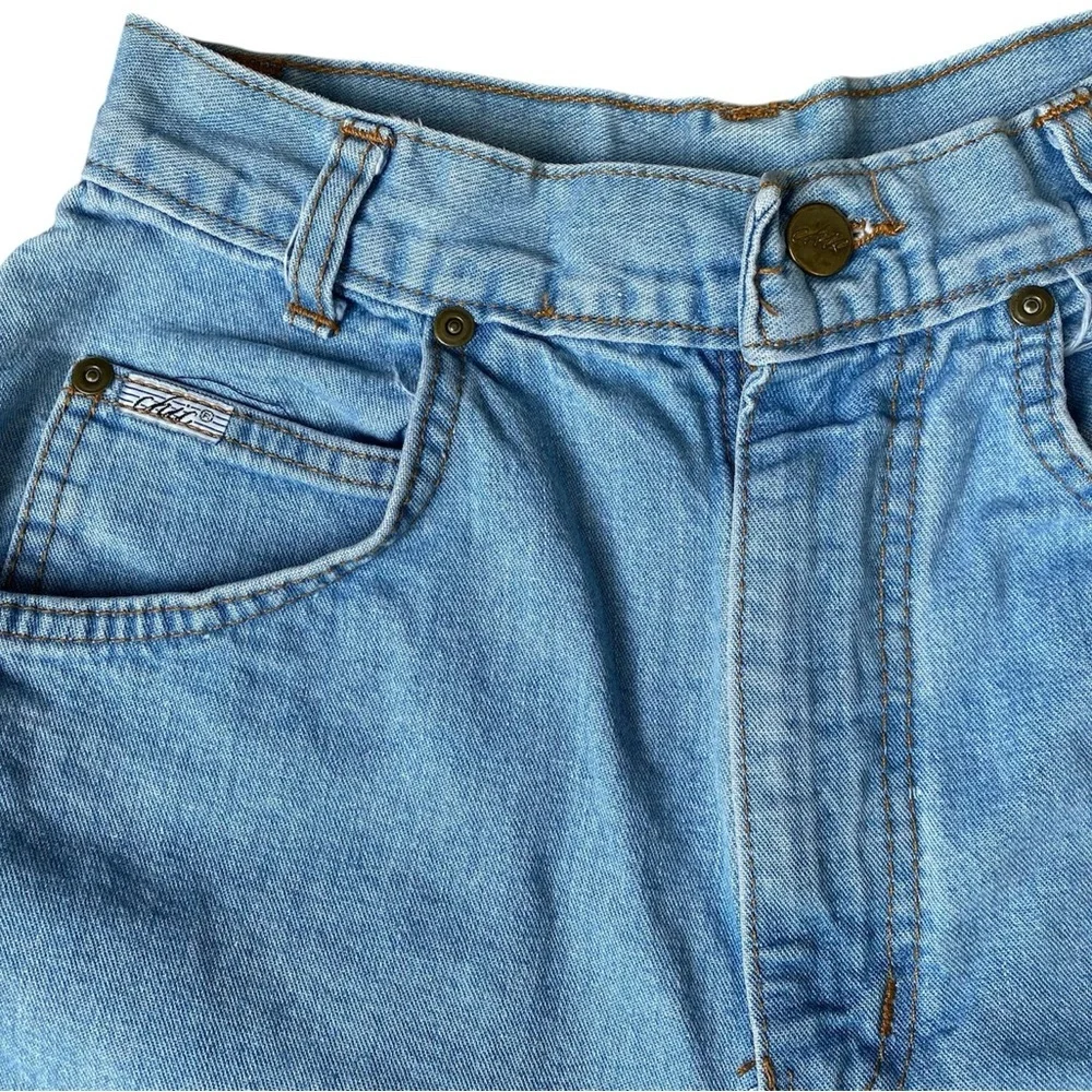 Vintage Chic Women’s Light Blue Denim Short Size 7 - Picture 5 of 9